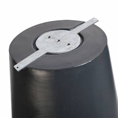 platine-anti-basculement-pot-de-fleurs-plastique-amphor-Les-Serruriers-du-Paysage