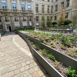 Costières en acier galvanisé ou en aluminium, simple et pratique à installer.