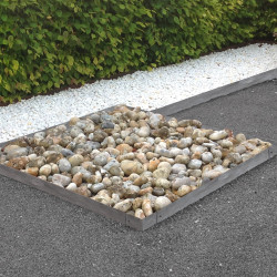 amenagement-prive-angle-exterieur-bordure-droite-acier-galvanise-Les-Serruriers-du-Paysage