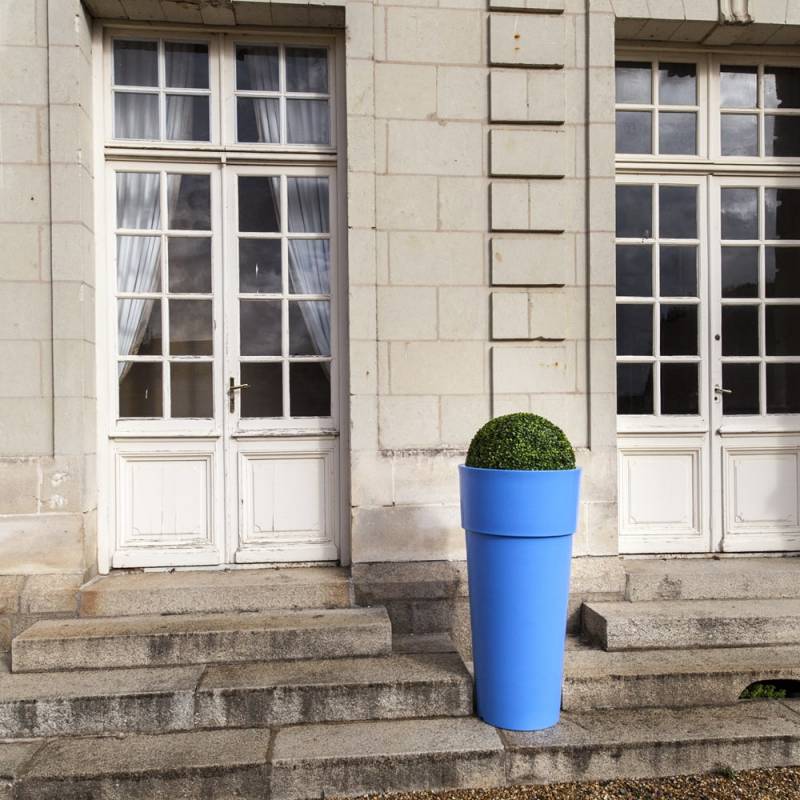 amenagement-prive--pot-de-fleurs-plastique-pila-Les-Serruriers-du-Paysage